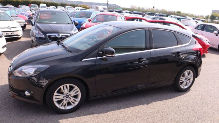 Ford Focus 1.6 TITANIUM NAVIGATOR TDCI 5d 113 BHP Hatchback Diesel BLACK