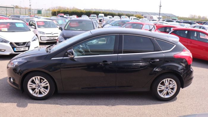 Ford Focus 1.6 TITANIUM NAVIGATOR TDCI 5d 113 BHP Hatchback Diesel BLACK