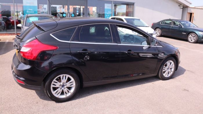 Ford Focus 1.6 TITANIUM NAVIGATOR TDCI 5d 113 BHP Hatchback Diesel BLACK