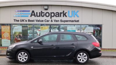 Vauxhall Astra 1.6 DESIGN 5d 115 BHP Estate Petrol BLACKVauxhall Astra 1.6 DESIGN 5d 115 BHP Estate Petrol BLACK at Motor Finance 4u Tunbridge Wells