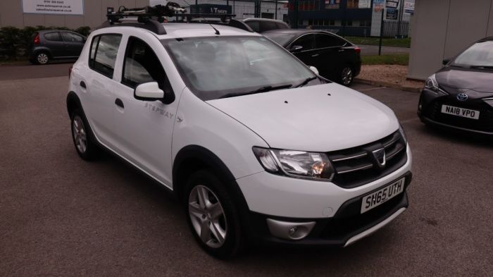 Dacia Sandero Stepway 1.5 LAUREATE DCI 5d 90 BHP Hatchback Diesel WHITE