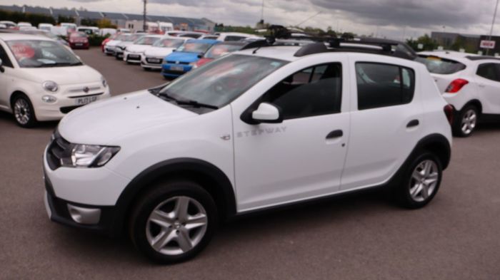 Dacia Sandero Stepway 1.5 LAUREATE DCI 5d 90 BHP Hatchback Diesel WHITE