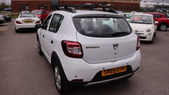 Dacia Sandero Stepway 1.5 LAUREATE DCI 5d 90 BHP Hatchback Diesel WHITE