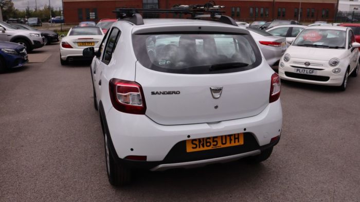 Dacia Sandero Stepway 1.5 LAUREATE DCI 5d 90 BHP Hatchback Diesel WHITE