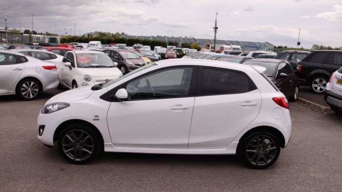 Mazda 2 1.3 VENTURE EDITION 5d 83 BHP Hatchback Petrol WHITE