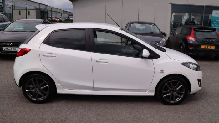 Mazda 2 1.3 VENTURE EDITION 5d 83 BHP Hatchback Petrol WHITE