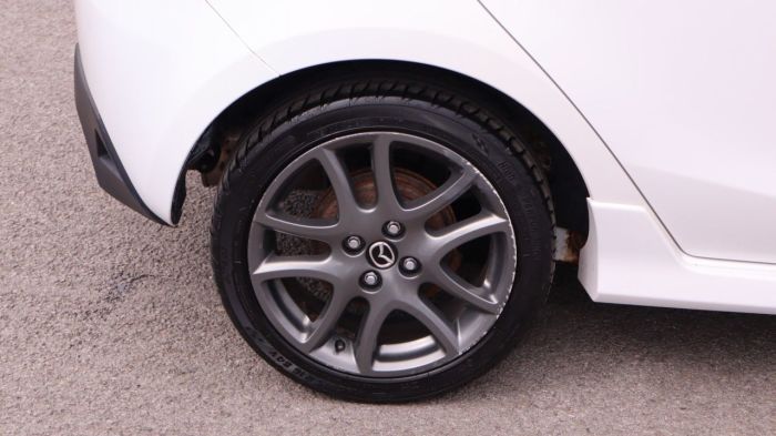 Mazda 2 1.3 VENTURE EDITION 5d 83 BHP Hatchback Petrol WHITE