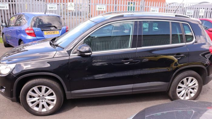 Volkswagen Tiguan 2.0 SE TDI 4MOTION 5d 138 BHP All Terrain Diesel BLACK