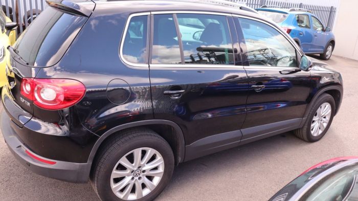 Volkswagen Tiguan 2.0 SE TDI 4MOTION 5d 138 BHP All Terrain Diesel BLACK