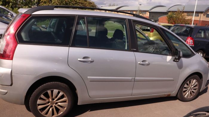 Citroen C4 Grand Picasso 1.6 VTR PLUS HDI EGS 5d 107 BHP MPV Diesel SILVER