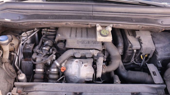 Citroen C4 Grand Picasso 1.6 VTR PLUS HDI EGS 5d 107 BHP MPV Diesel SILVER
