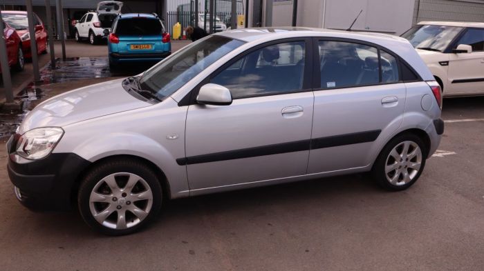 Kia Rio 1.5 SPORT CRDI 5d 109 BHP Hatchback Diesel SILVER