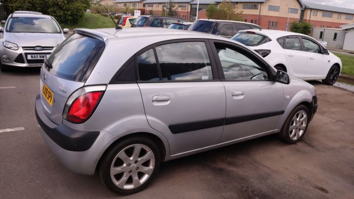 Kia Rio 1.5 SPORT CRDI 5d 109 BHP Hatchback Diesel SILVER