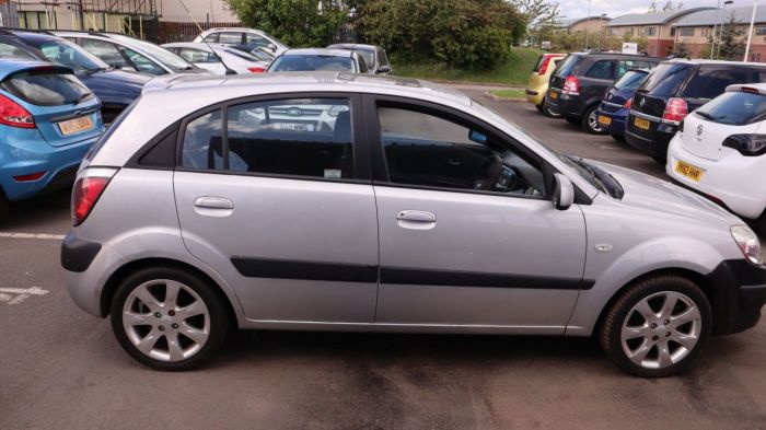 Kia Rio 1.5 SPORT CRDI 5d 109 BHP Hatchback Diesel SILVER