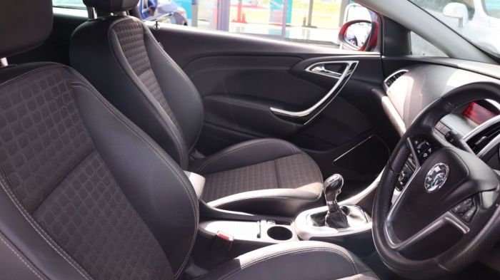 Vauxhall Astra GTC 1.4 SRI S/S 3d 138 BHP Hatchback Petrol RED