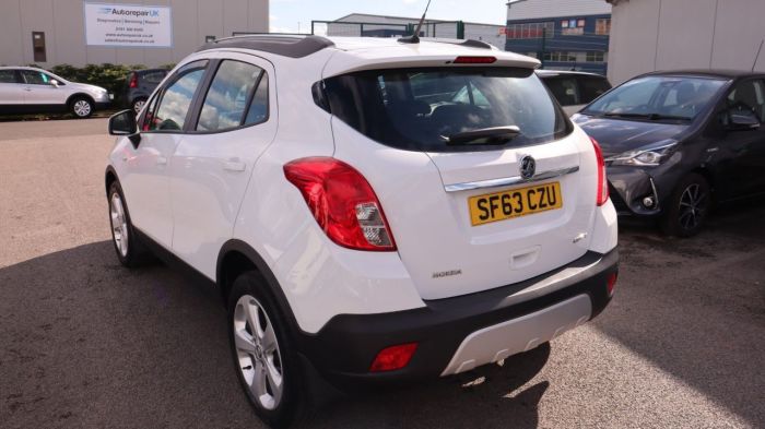 Vauxhall Mokka 1.7 EXCLUSIV CDTI S/S 5d 128 BHP Hatchback Diesel WHITE