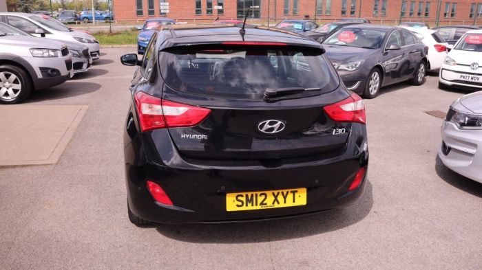 Hyundai i30 1.6 ACTIVE BLUE DRIVE CRDI  5d 109 BHP Hatchback Diesel BLACK