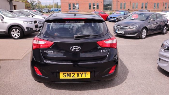 Hyundai i30 1.6 ACTIVE BLUE DRIVE CRDI  5d 109 BHP Hatchback Diesel BLACK