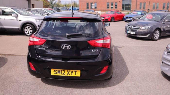 Hyundai i30 1.6 ACTIVE BLUE DRIVE CRDI  5d 109 BHP Hatchback Diesel BLACK