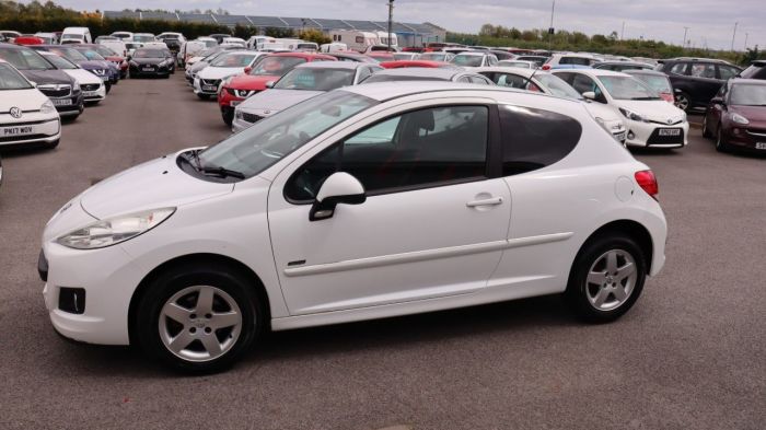 Peugeot 207 1.4 SPORTIUM 3d 74 BHP Hatchback Petrol WHITE