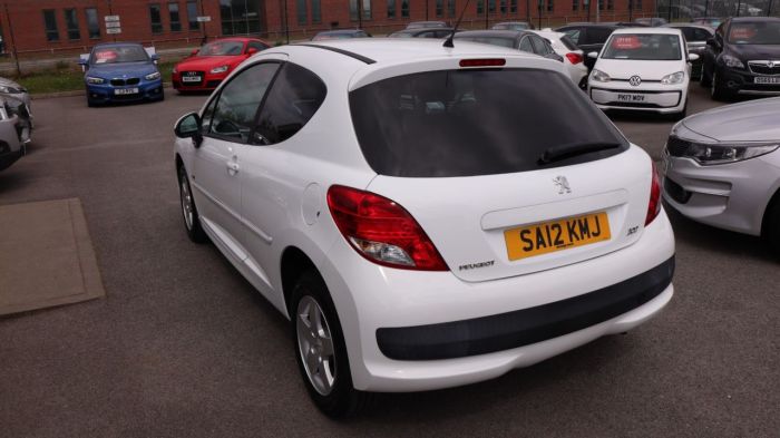 Peugeot 207 1.4 SPORTIUM 3d 74 BHP Hatchback Petrol WHITE