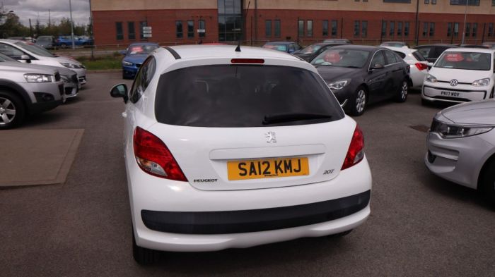 Peugeot 207 1.4 SPORTIUM 3d 74 BHP Hatchback Petrol WHITE