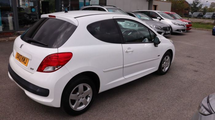 Peugeot 207 1.4 SPORTIUM 3d 74 BHP Hatchback Petrol WHITE