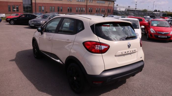 Renault Captur 1.5 EXPRESSION PLUS DCI 5d 90 BHP Hatchback Diesel CREAM