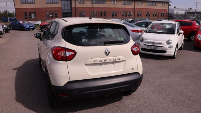 Renault Captur 1.5 EXPRESSION PLUS DCI 5d 90 BHP Hatchback Diesel CREAM