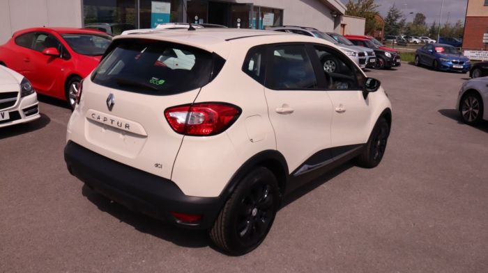 Renault Captur 1.5 EXPRESSION PLUS DCI 5d 90 BHP Hatchback Diesel CREAM