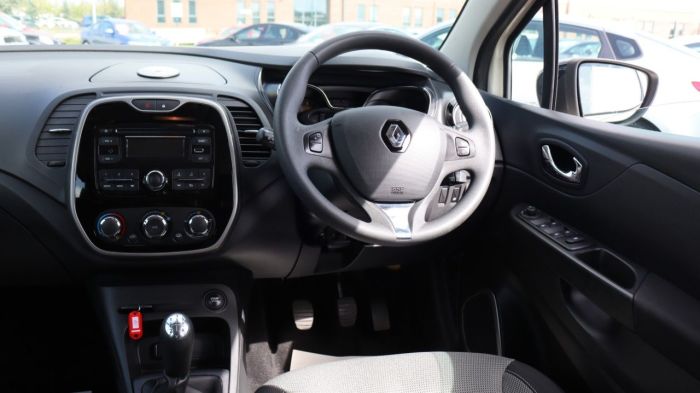 Renault Captur 1.5 EXPRESSION PLUS DCI 5d 90 BHP Hatchback Diesel CREAM