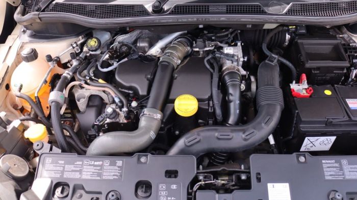 Renault Captur 1.5 EXPRESSION PLUS DCI 5d 90 BHP Hatchback Diesel CREAM