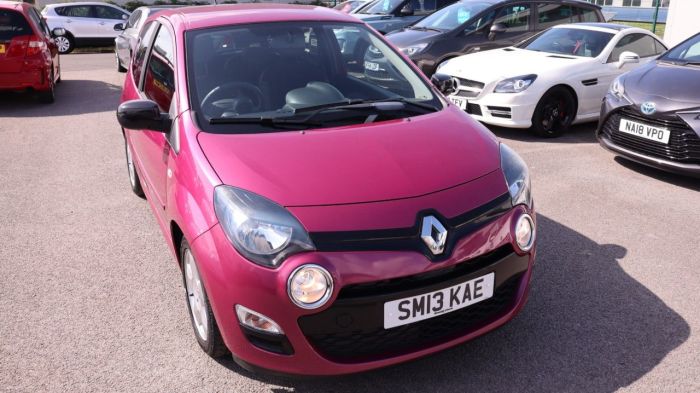 Renault Twingo 1.1 DYNAMIQUE 3d 75 BHP Hatchback Petrol RED