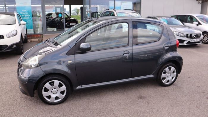Toyota Aygo 1.0 VVT-I PLUS 5d 67 BHP Hatchback Petrol GREY