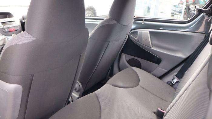Toyota Aygo 1.0 VVT-I PLUS 5d 67 BHP Hatchback Petrol GREY