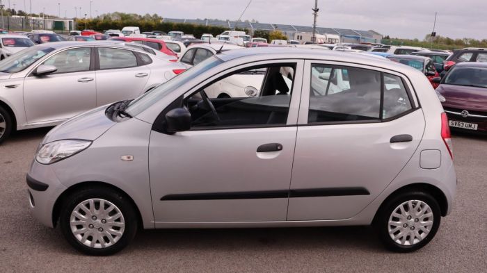 Hyundai i10 1.2 CLASSIC 5d 77 BHP Hatchback Petrol SILVER