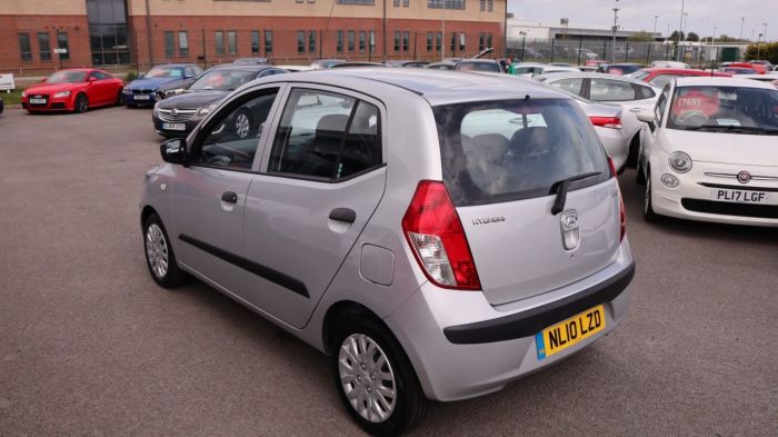 Hyundai i10 1.2 CLASSIC 5d 77 BHP Hatchback Petrol SILVER