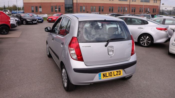 Hyundai i10 1.2 CLASSIC 5d 77 BHP Hatchback Petrol SILVER