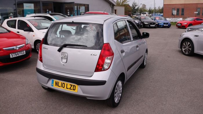 Hyundai i10 1.2 CLASSIC 5d 77 BHP Hatchback Petrol SILVER