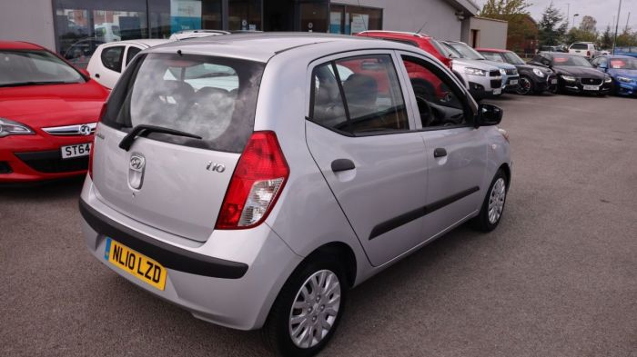 Hyundai i10 1.2 CLASSIC 5d 77 BHP Hatchback Petrol SILVER