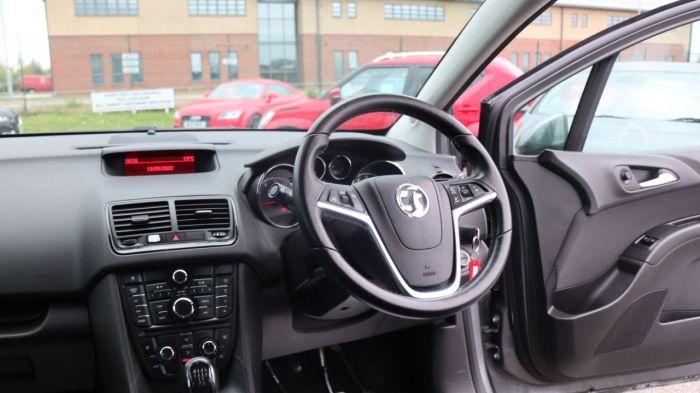 Vauxhall Meriva 1.4 LIFE 5d 99 BHP Hatchback Petrol GREY