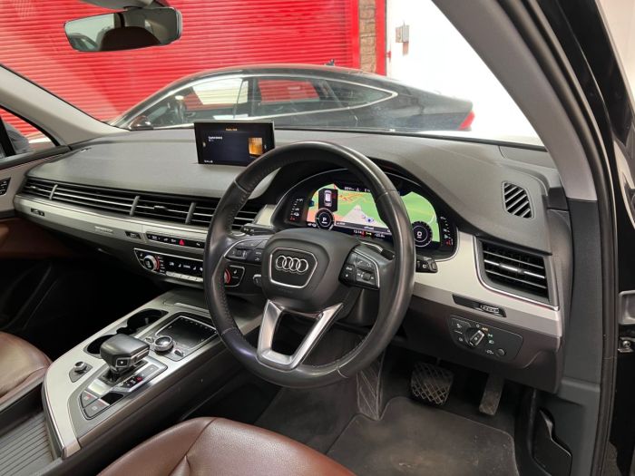 Audi Q7 3.0 TDI QUATTRO E-TRON 5d 254 BHP Estate Hybrid BLACK