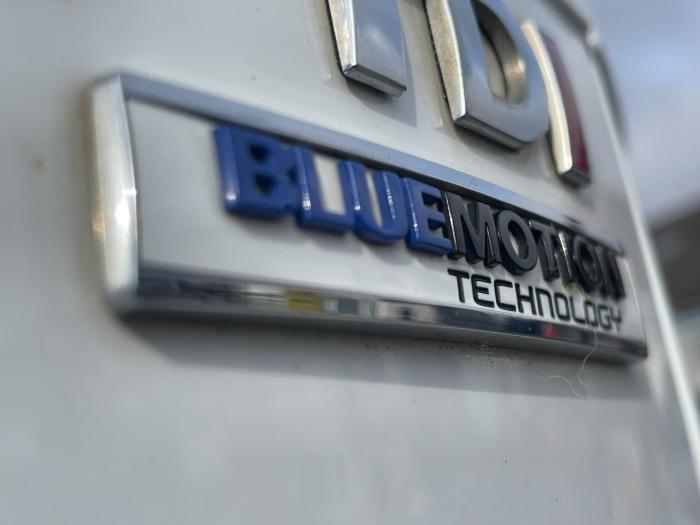 Volkswagen Touareg 3.0 V6 TDI BlueMotion Tech 262 R-Line 5dr Tip Auto Estate Diesel WHITE