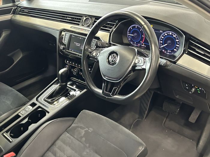 Volkswagen Passat 2.0 GT TDI BLUEMOTION TECHNOLOGY DSG 5d 148 BHP Estate Diesel WHITE