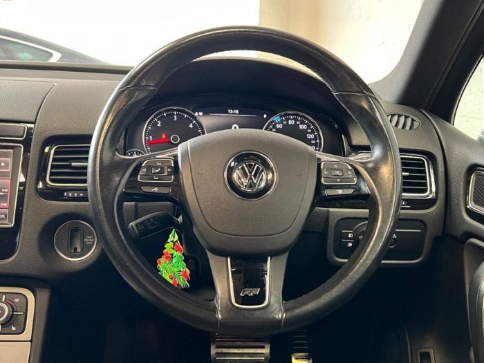 Volkswagen Touareg 3.0 V6 R-LINE TDI BLUEMOTION TECHNOLOGY 5d 259 BHP Estate Diesel SILVER