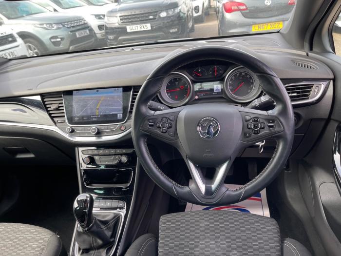 Vauxhall Astra 1.6T 16V 200 SRi Nav 5dr Hatchback Petrol WHITE