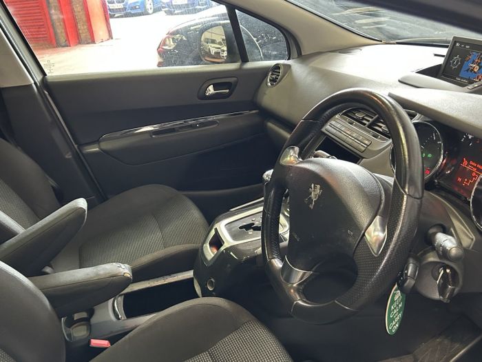 Peugeot 5008 1.6 BlueHDi Allure MPV 5dr Diesel EAT Euro 6 (s/s) (120 ps) MPV Diesel SILVER