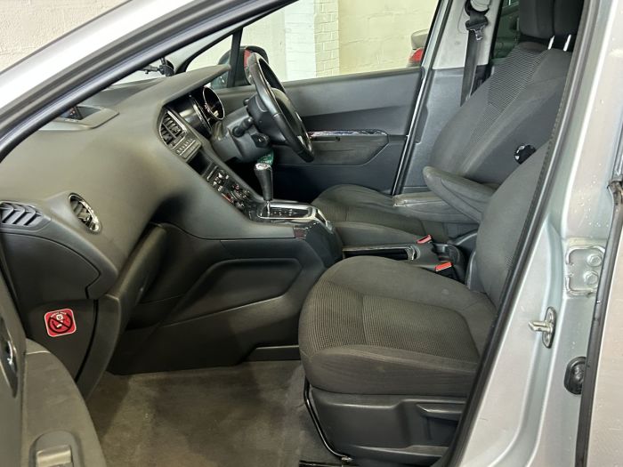 Peugeot 5008 1.6 BlueHDi Allure MPV 5dr Diesel EAT Euro 6 (s/s) (120 ps) MPV Diesel SILVER