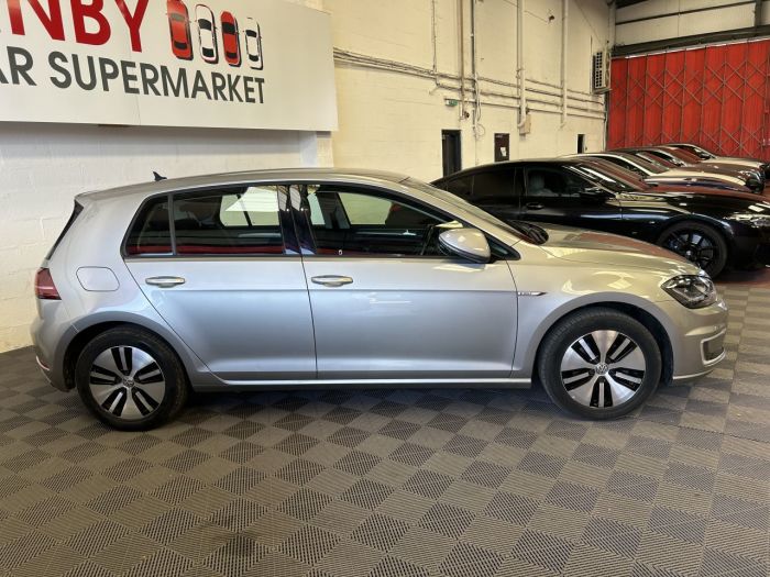 Volkswagen e-Golf e-Golf Hatchback 5dr Electric Auto (115 ps) Hatchback Electric SILVER