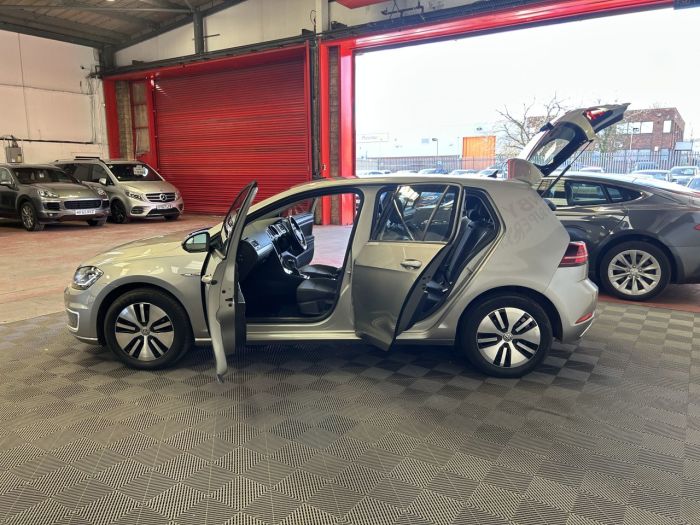 Volkswagen e-Golf e-Golf Hatchback 5dr Electric Auto (115 ps) Hatchback Electric SILVER